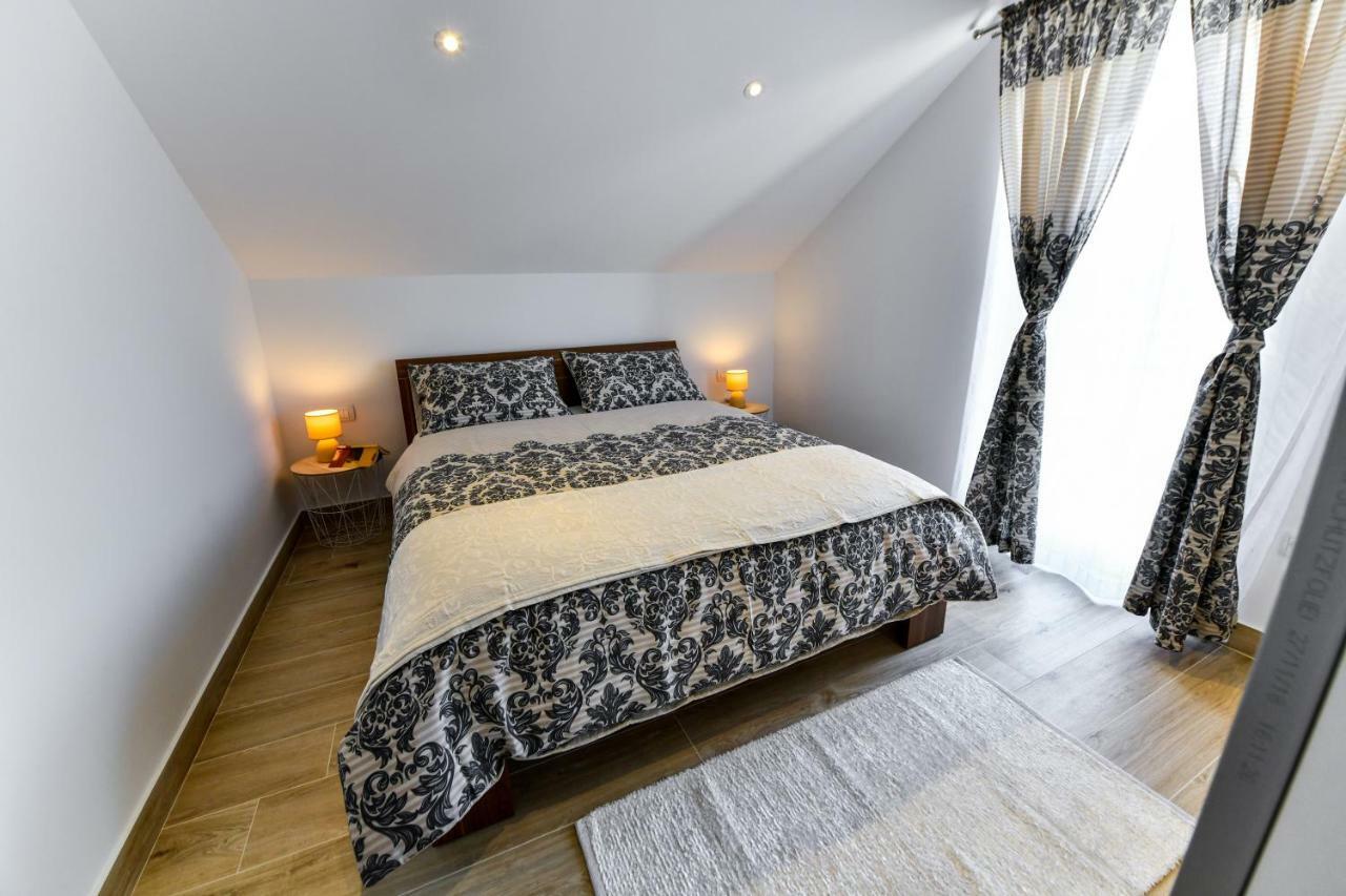 Cambi Lux Apartment Otok  Экстерьер фото