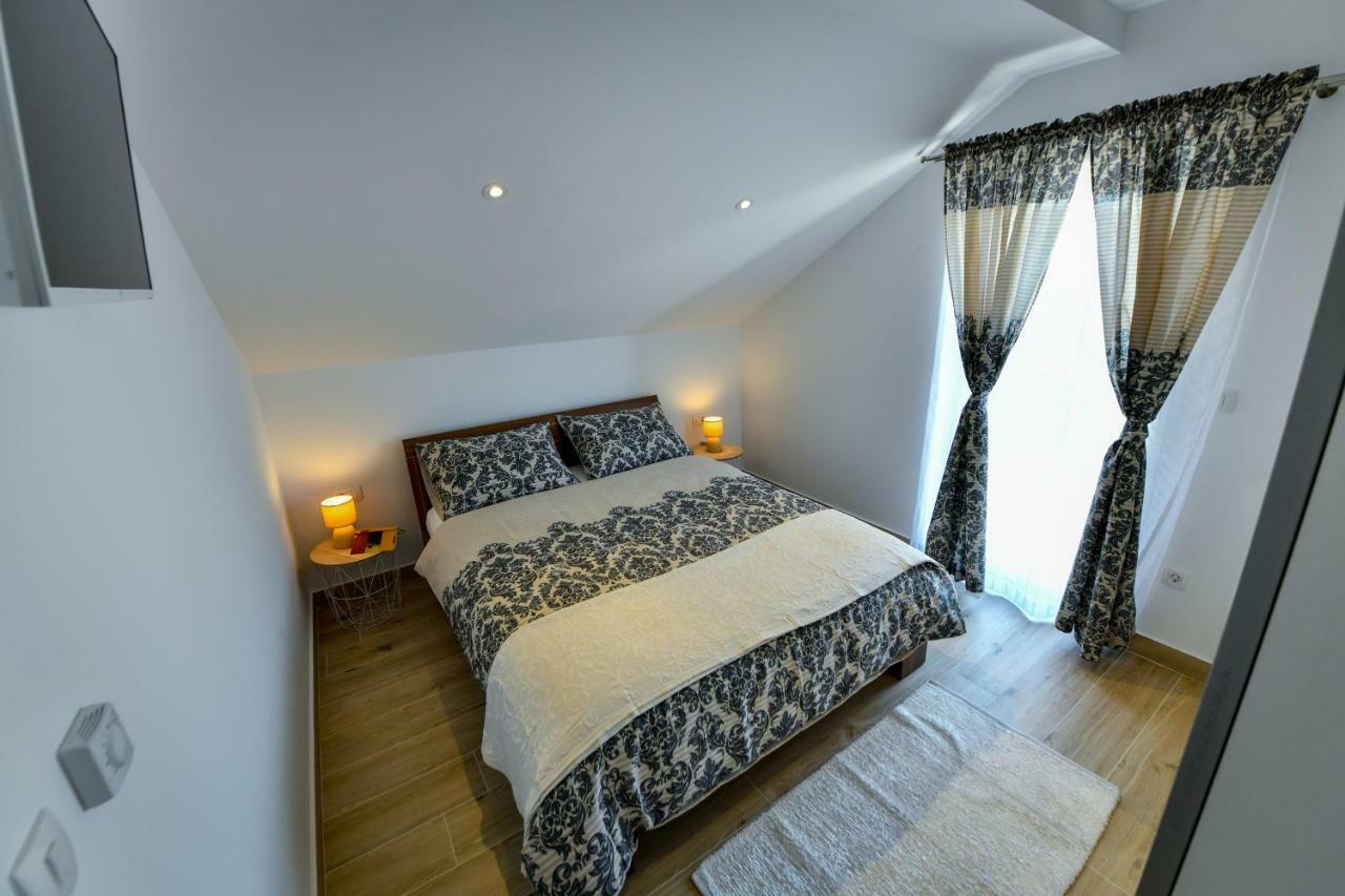 Cambi Lux Apartment Otok  Экстерьер фото