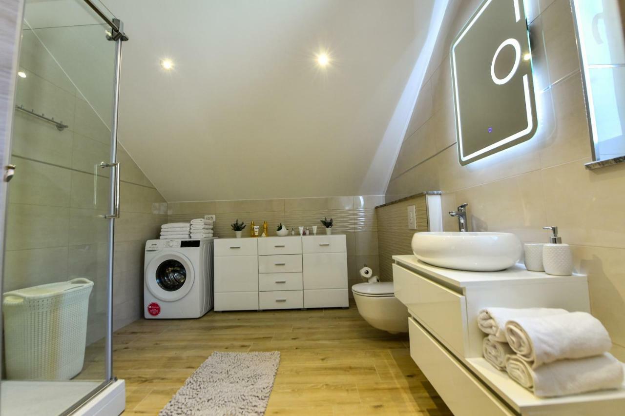 Cambi Lux Apartment Otok  Экстерьер фото