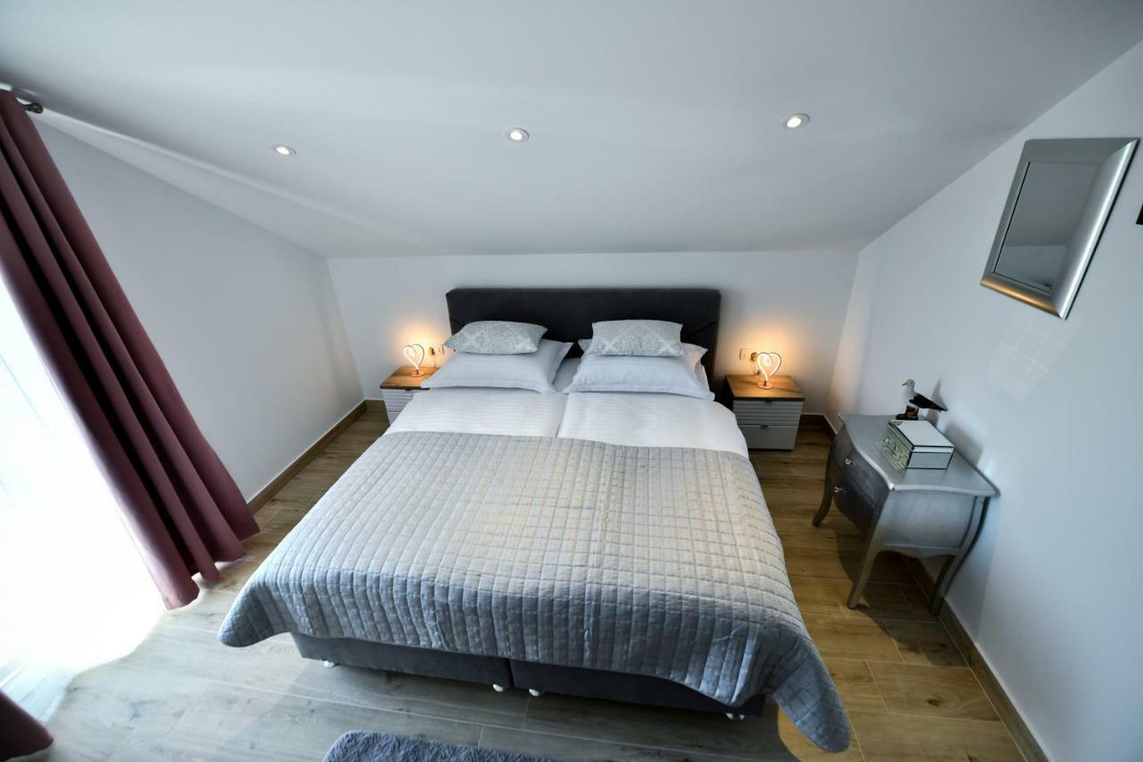 Cambi Lux Apartment Otok  Экстерьер фото